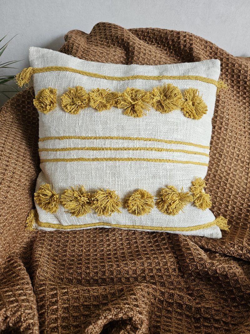 Housse de coussin tuftée en coton NANTI -ECRU - MOUTARDE