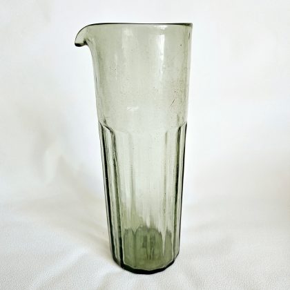 Carafe en verre recyclé Reed - VERT FUME