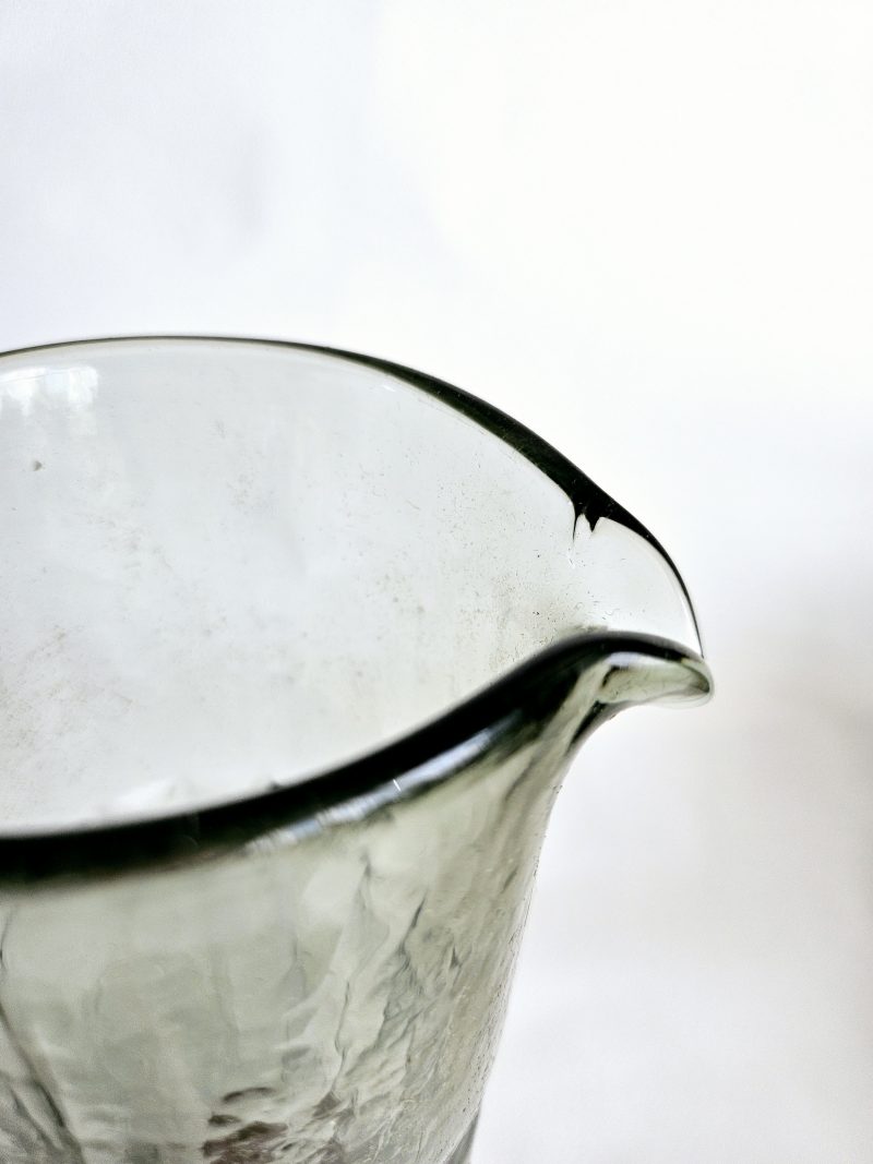 Carafe en verre recyclé Reed - VERT FUME – Image 2