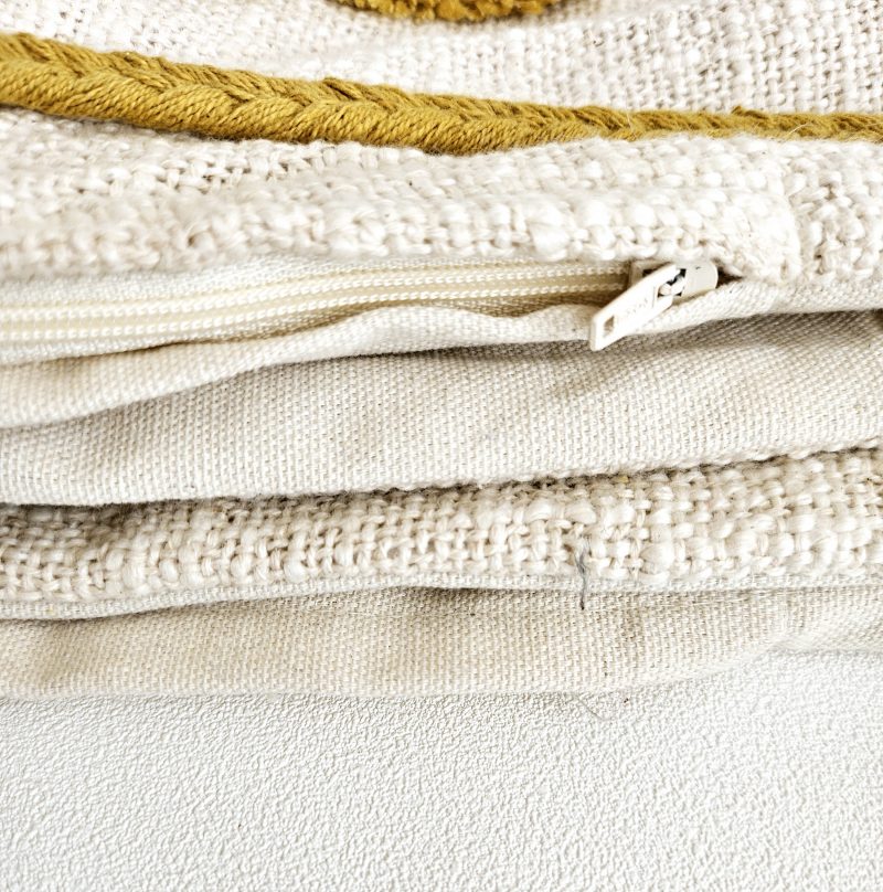 Housse de coussin tuftée en coton NANTI -ECRU - MOUTARDE – Image 3