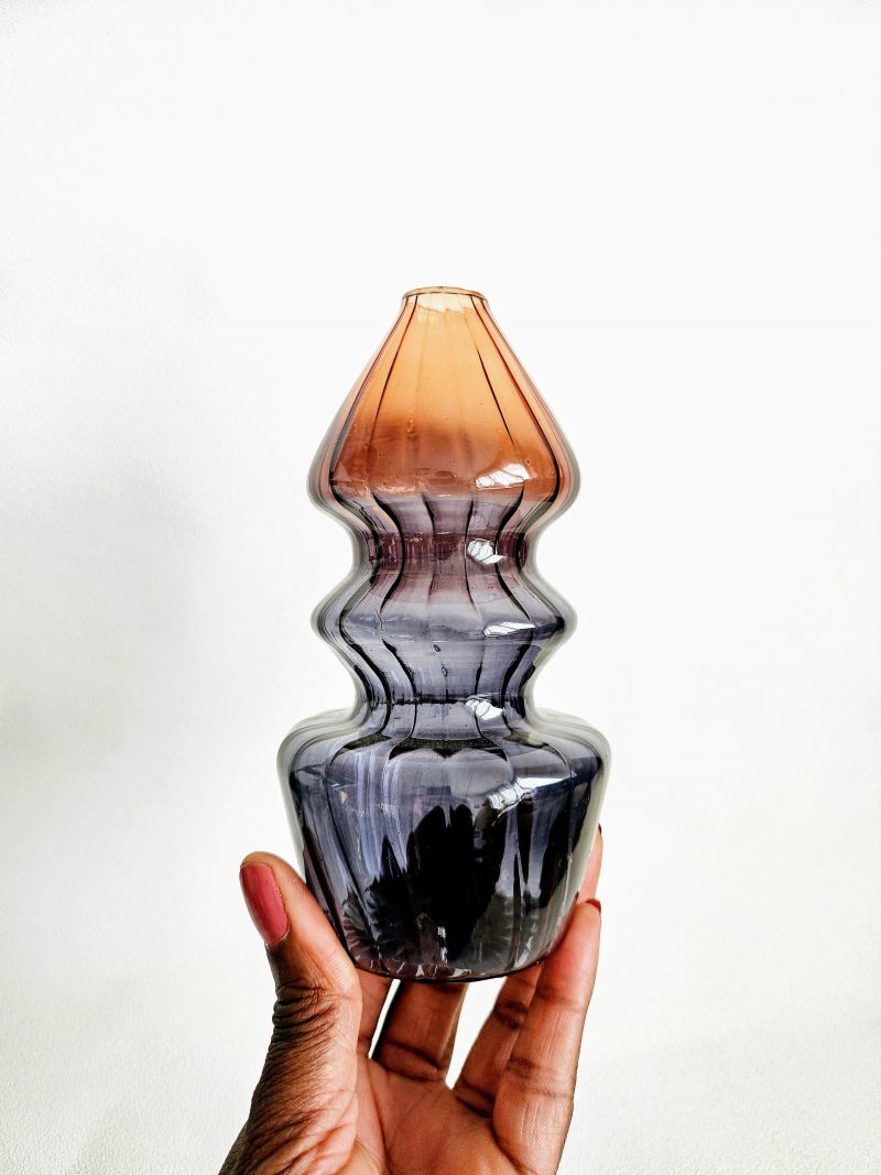 Petit vase en verre teinté WAVE -AMBRE ET GRIS – Image 4