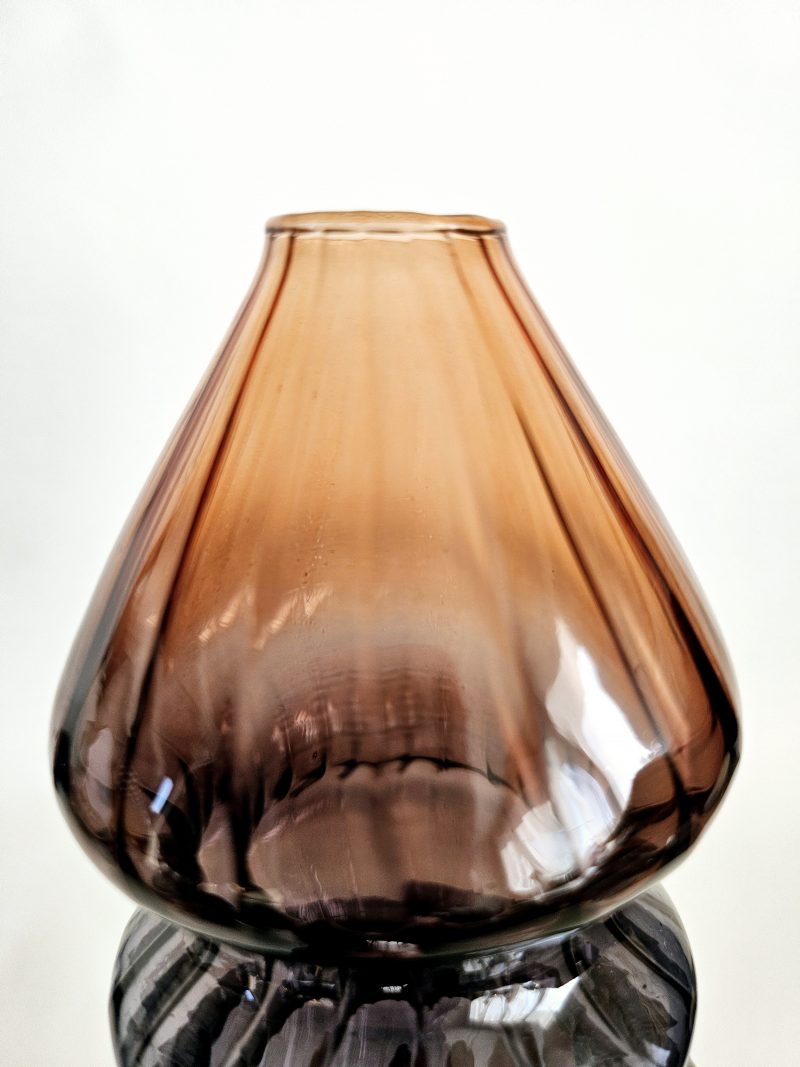 Petit vase en verre teinté WAVE -AMBRE ET GRIS – Image 2