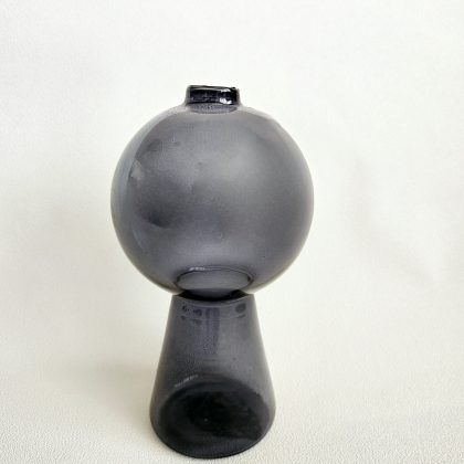 Petit vase en verre teinté BLOW - gris fumé