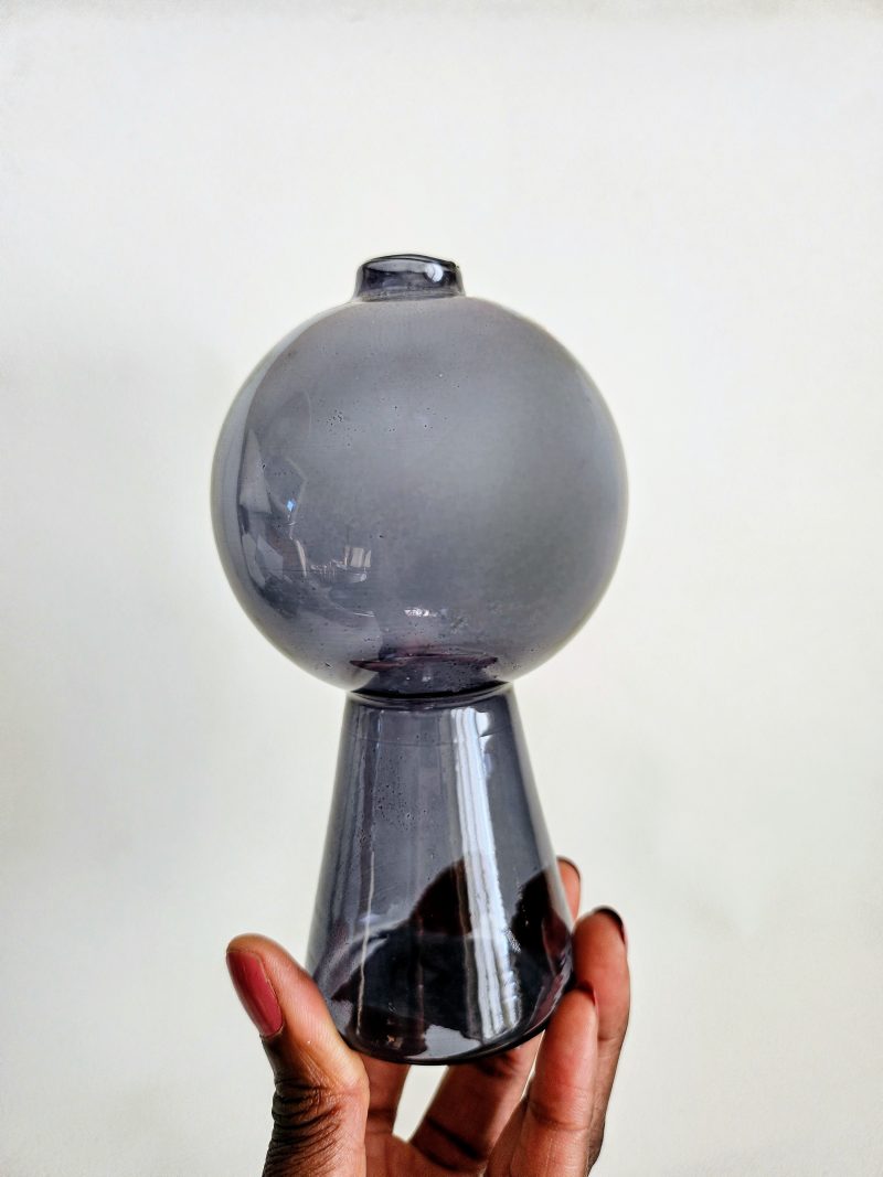 Petit vase en verre teinté BLOW - gris fumé – Image 3