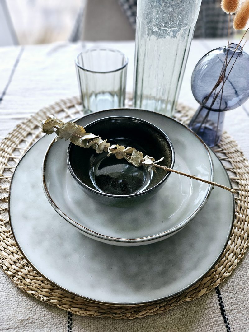 Grande assiette plate en grès ARONAL - BLEU CIEL – Image 4