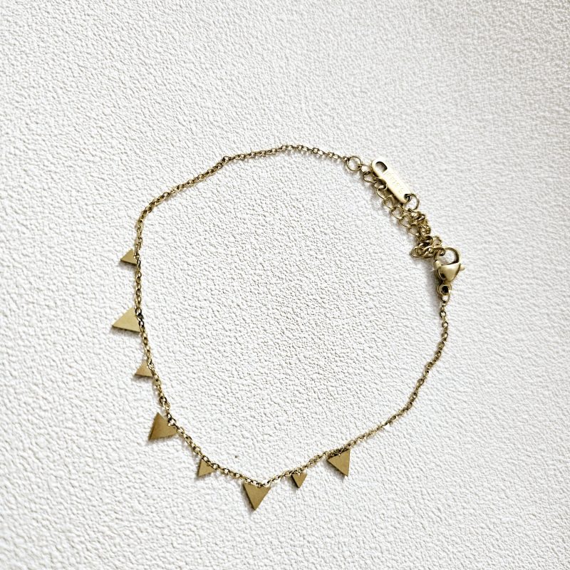 Bracelet avec mini pendentifs triangles EMMA